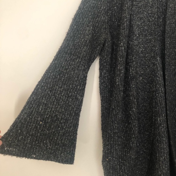 Hinge Bell Sleeve Cardigan EUC - Picture 3 of 7